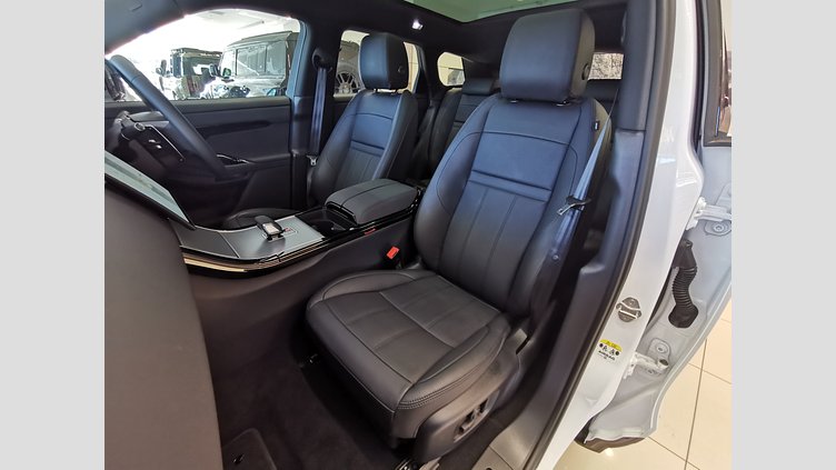 2024 認定中古車 Land Rover Range Rover Evoque オストゥーニパールホワイト D200マイルドハイブリッド（ディーゼル） スタンダードホイールベース S