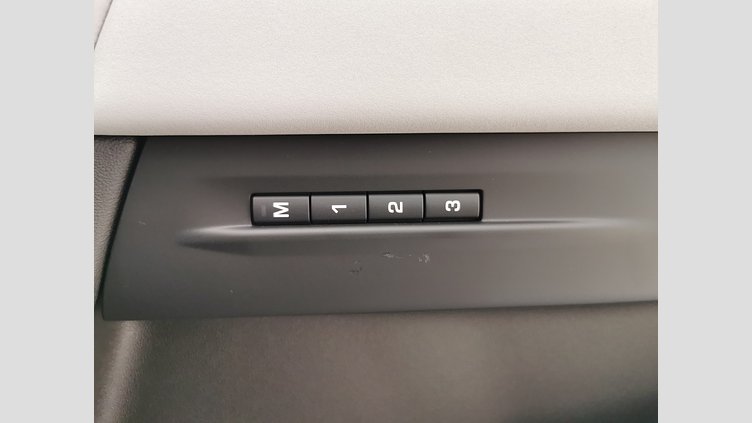 2024 認定中古車 Land Rover Range Rover Evoque カルパチアングレイ D200マイルドハイブリッド（ディーゼル） スタンダードホイールベース S