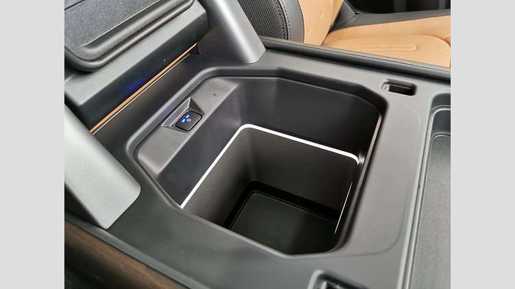 2024 認定中古車 Land Rover Defender 90 サントリーニブラック D300 AWD（AT） X