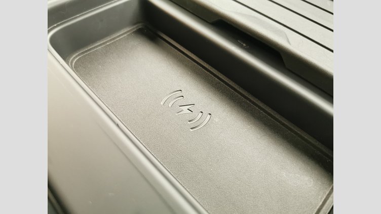 2024 認定中古車 Land Rover Defender 90 サントリーニブラック D300 AWD（AT） X