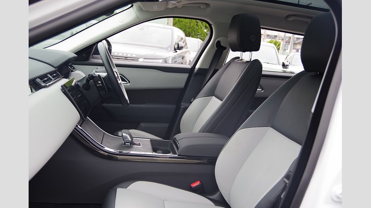 2024 認定中古車 Land Rover Range Rover Velar オストゥーニパールホワイト P400eプラグインハイブリッド（ガソリン） スタンダードホイールベース Dynamic SE