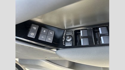 Range Rover Velar 24