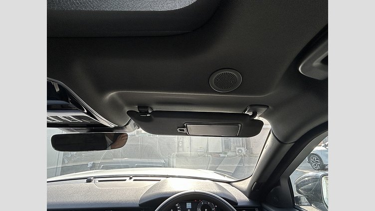 2024 認定中古車 Land Rover Range Rover Velar オストゥーニパールホワイト D200マイルドハイブリッド（ディーゼル） スタンダードホイールベース Dynamic SE