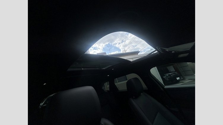 2024 認定中古車 Land Rover Range Rover Velar オストゥーニパールホワイト D200マイルドハイブリッド（ディーゼル） スタンダードホイールベース Dynamic SE