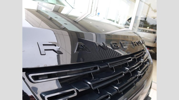 2024 認定中古車 Land Rover Range Rover Evoque サントリーニブラック D200マイルドハイブリッド（ディーゼル） Standard Wheelbase DYNAMIC SE