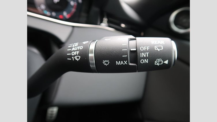 2024 認定中古車 Land Rover Range Rover Evoque サントリーニブラック D200マイルドハイブリッド（ディーゼル） Standard Wheelbase DYNAMIC SE