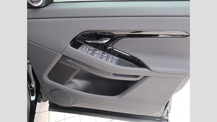 2024 認定中古車 Land Rover Range Rover Evoque サントリーニブラック D200マイルドハイブリッド（ディーゼル） Standard Wheelbase DYNAMIC SE