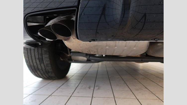 2023 認定中古車 Land Rover Range Rover Sport カルパチアングレイ 3.0リッター6気筒300PSターボチャージドディーゼルMHEV（オートマチック） DYNAMIC SE