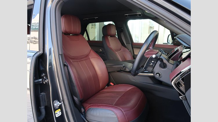 2023 認定中古車 Land Rover Range Rover Sport カルパチアングレイ 3.0リッター6気筒300PSターボチャージドディーゼルMHEV（オートマチック） DYNAMIC SE