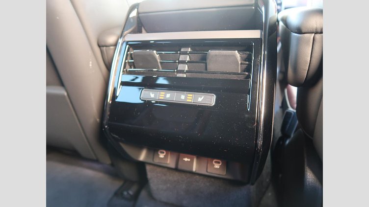 2023 認定中古車 Land Rover Range Rover Sport カルパチアングレイ 3.0リッター6気筒300PSターボチャージドディーゼルMHEV（オートマチック） DYNAMIC SE