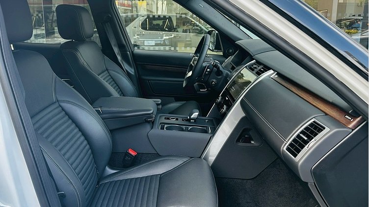 2025 認證中古車 Land Rover Discovery Fuji White D250 Dynamic SE