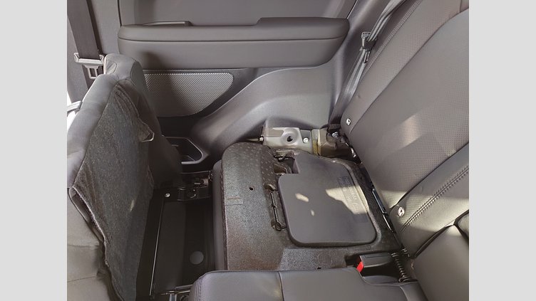 2023 認定中古車 Land Rover Defender 90 アイガーグレイ P300 AWD（AT） S