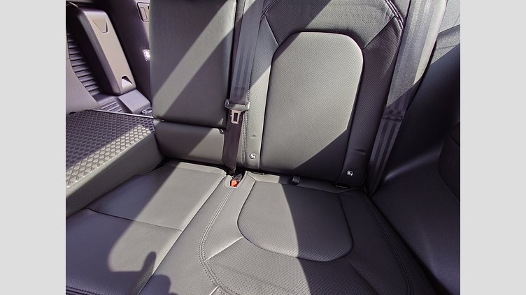 2023 認定中古車 Land Rover Defender 90 アイガーグレイ P300 AWD（AT） S