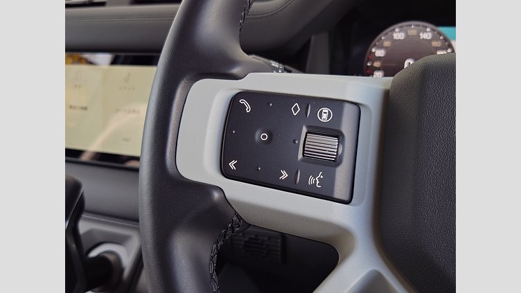2023 認定中古車 Land Rover Defender 90 アイガーグレイ P300 AWD（AT） S