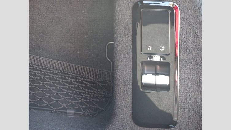 2022 認定中古車 Land Rover Range Rover Sport Charente Grey 3.0リッター6気筒300PSターボチャージドディーゼルMHEV（オートマチック） DYNAMIC S