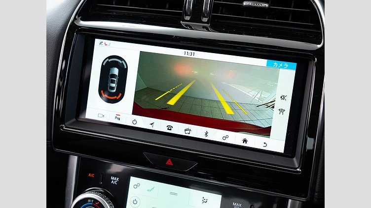 2019 認定中古車 Jaguar XE カルデラレッド D180 RWD AUTOMATIC S D180