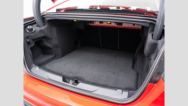 2019 認定中古車 Jaguar XE カルデラレッド D180 RWD AUTOMATIC S D180