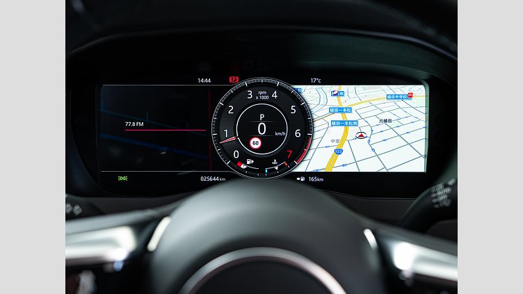 2019 認定中古車 Jaguar XE ユーロンホワイト P250 RWD AUTOMATIC R-DYNAMIC SE　P250