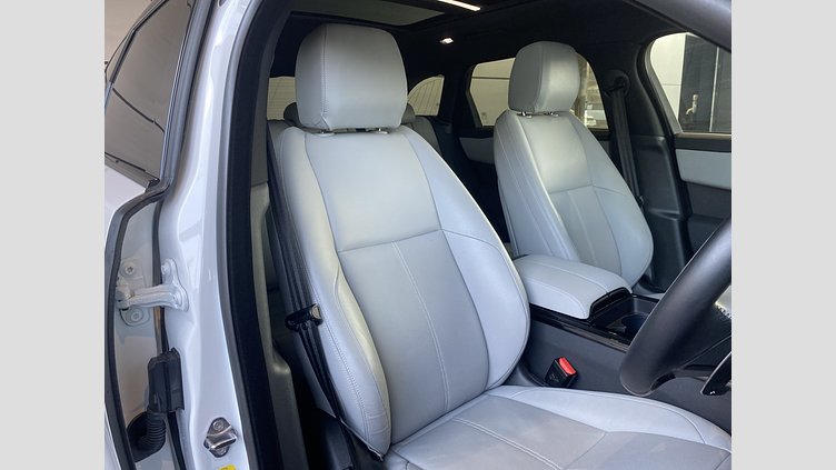 2023 認定中古車 Land Rover Range Rover Velar オストゥーニパールホワイト P400eプラグインハイブリッド（ガソリン） Standard Wheelbase Dynamic SE