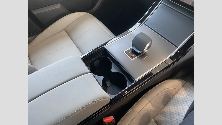 2023 認定中古車 Land Rover Range Rover Velar オストゥーニパールホワイト P400eプラグインハイブリッド（ガソリン） Standard Wheelbase Dynamic SE