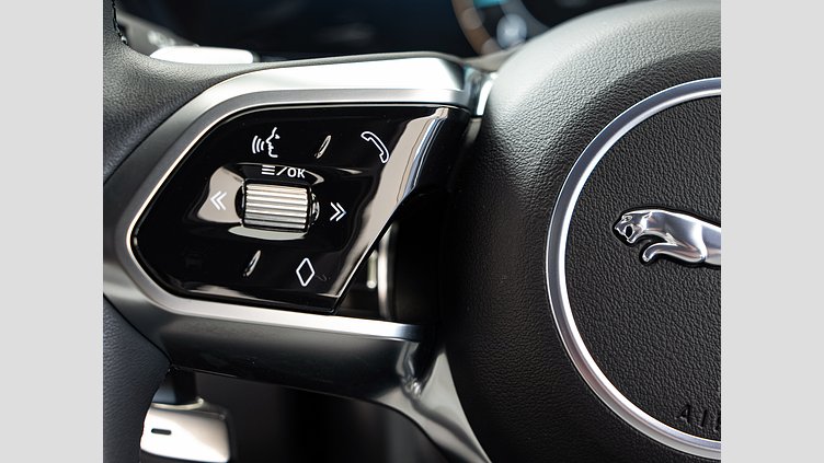 2023 認定中古車 Jaguar E-Pace カルパチアングレイ P250 AWD（オートマチック） R-DYNAMIC SE　P250