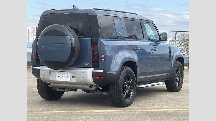 2022 認定中古車 Land Rover Defender 110 タスマンブルー P300 AWD（AT） SE