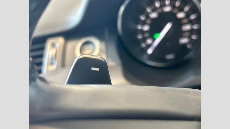 2018 認定中古車 Land Rover Range Rover Evoque Yulong White 2.0 litre i4P​ ランドマークエディション