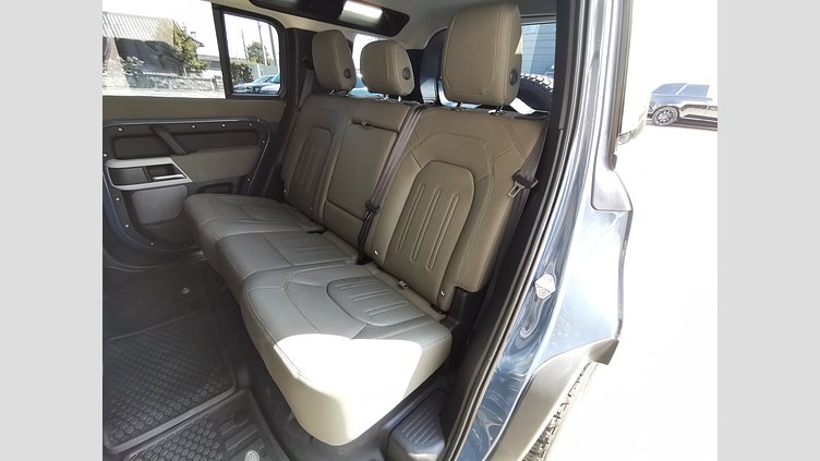 2021 認定中古車 Land Rover Defender 110 タスマンブルー D300 AWD（AT） S