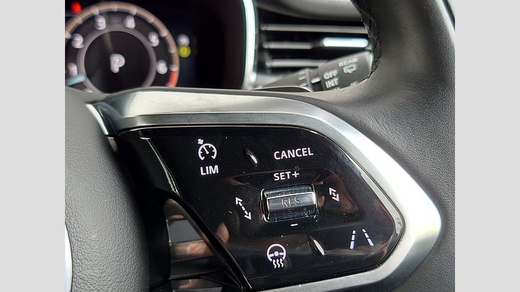 2023 認定中古車 Jaguar F-Pace サントリーニブラック P250 AWD（オートマチック） R-DYNAMIC SE