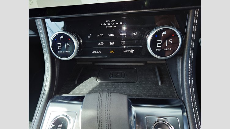 2023 認定中古車 Jaguar F-Pace サントリーニブラック P250 AWD（オートマチック） R-DYNAMIC SE