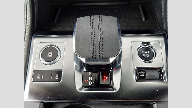 2023 認定中古車 Jaguar F-Pace サントリーニブラック P250 AWD（オートマチック） R-DYNAMIC SE