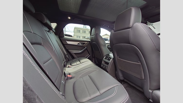 2023 認定中古車 Jaguar F-Pace サントリーニブラック P250 AWD（オートマチック） R-DYNAMIC SE