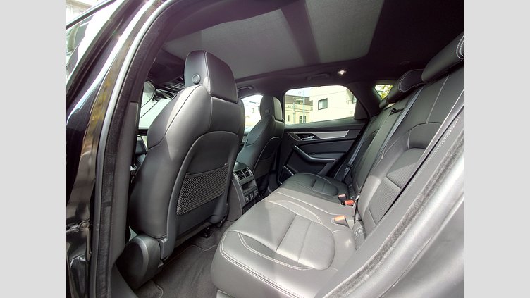 2023 認定中古車 Jaguar F-Pace サントリーニブラック P250 AWD（オートマチック） R-DYNAMIC SE