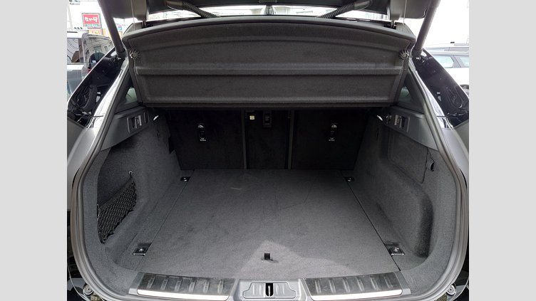 2023 認定中古車 Jaguar F-Pace サントリーニブラック P250 AWD（オートマチック） R-DYNAMIC SE