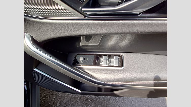 2023 認定中古車 Jaguar F-Pace サントリーニブラック P250 AWD（オートマチック） R-DYNAMIC SE