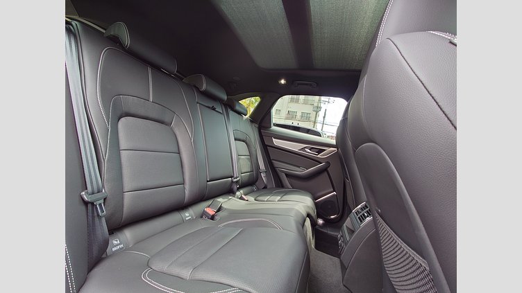 2023 認定中古車 Jaguar F-Pace サントリーニブラック P250 AWD（オートマチック） R-DYNAMIC SE