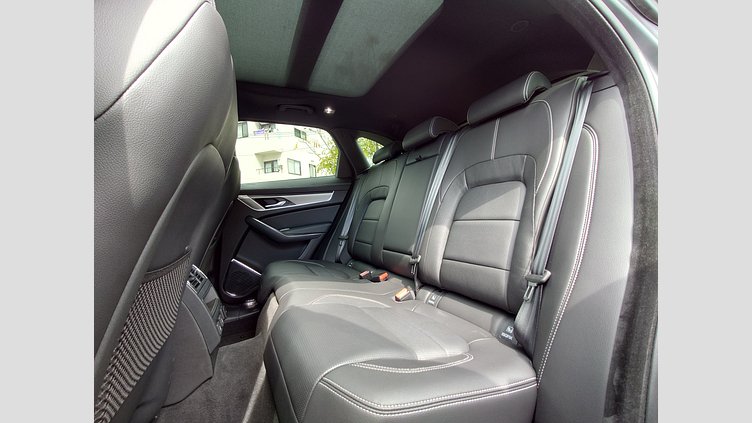 2023 認定中古車 Jaguar F-Pace サントリーニブラック P250 AWD（オートマチック） R-DYNAMIC SE