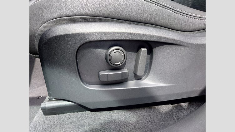 2023 認定中古車 Jaguar F-Pace サントリーニブラック P250 AWD（オートマチック） R-DYNAMIC SE