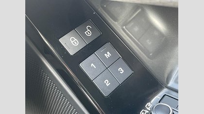 Range Rover Velar 11