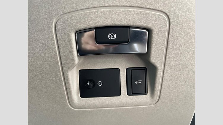 2018 認定中古車 Land Rover Range Rover Velar フジホワイト P300 S