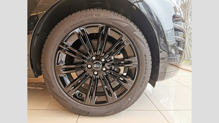 2024 認定中古車 Land Rover Range Rover Evoque サントリーニブラック プラグインハイブリッド（ガソリン） Standard Wheelbase DYNAMIC HSE