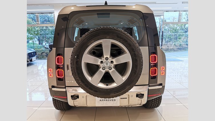 2025 認定中古車 Land Rover Defender 110 シリコンシルバー D350 ディーゼルマイルドハイブリッド S