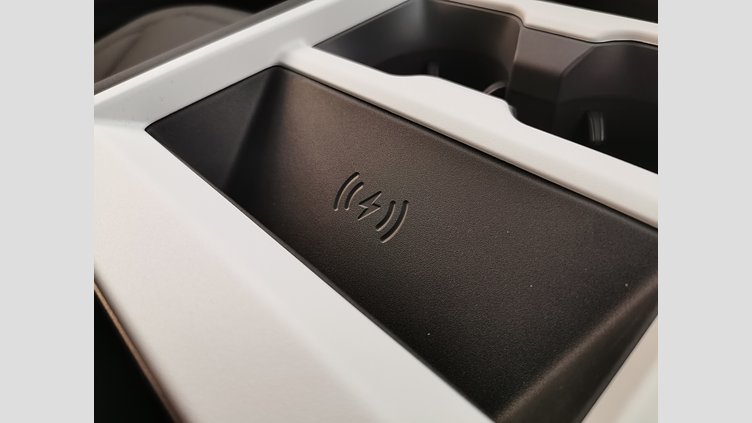 2025 認定中古車 Land Rover Defender 110 シリコンシルバー D350 ディーゼルマイルドハイブリッド S