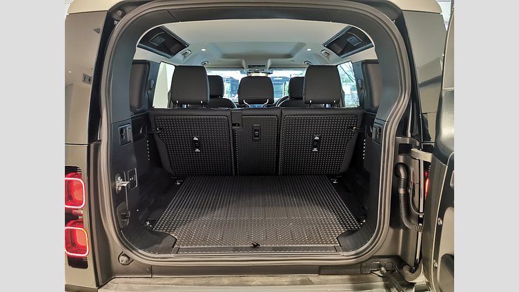 2025 認定中古車 Land Rover Defender 110 シリコンシルバー D350 ディーゼルマイルドハイブリッド S