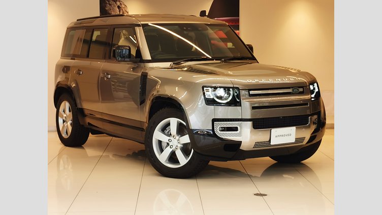 2025 認定中古車 Land Rover Defender 110 シリコンシルバー D350 ディーゼルマイルドハイブリッド S