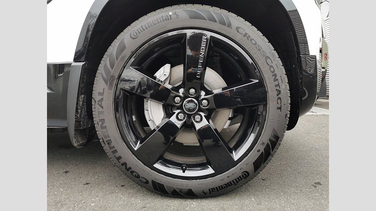 2025 認定中古車 Land Rover Defender 110 フジホワイト D350 ディーゼルマイルドハイブリッド X-Dynamic HSE