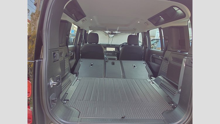 2021 認定中古車 Land Rover Defender 110 タスマンブルー P300 AWD（AT） P300 ベース
