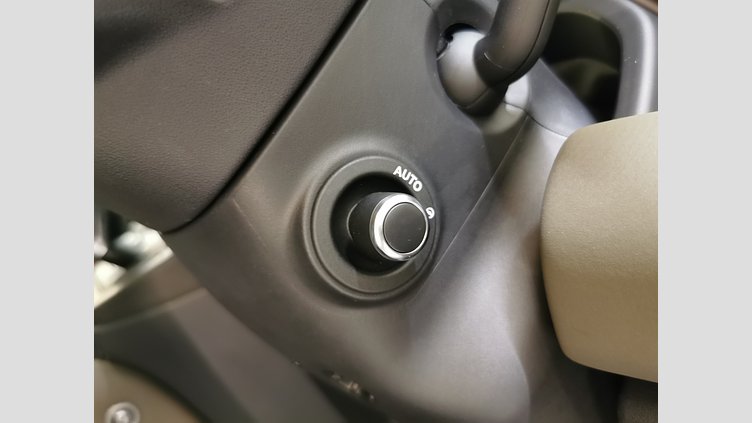 2025 認定中古車 Land Rover Defender 110 シリコンシルバー D350 ディーゼルマイルドハイブリッド X-Dynamic HSE