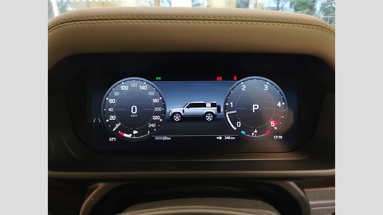 2025 認定中古車 Land Rover Defender 110 シリコンシルバー D350 ディーゼルマイルドハイブリッド X-Dynamic HSE