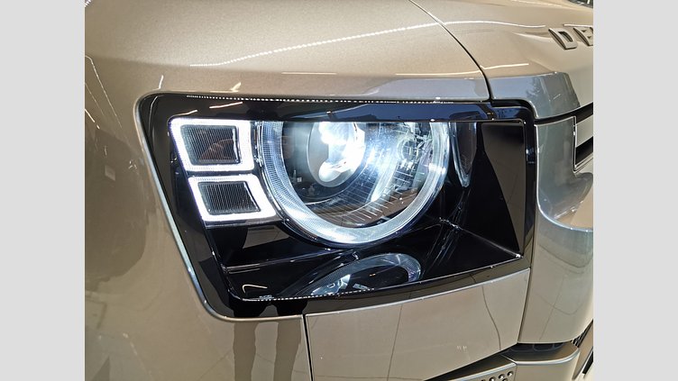 2025 認定中古車 Land Rover Defender 110 シリコンシルバー D350 ディーゼルマイルドハイブリッド X-Dynamic HSE